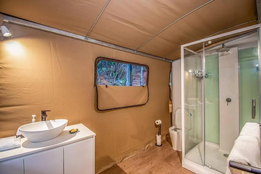 Queen Safari Tent 4 Nelly Bay Australia